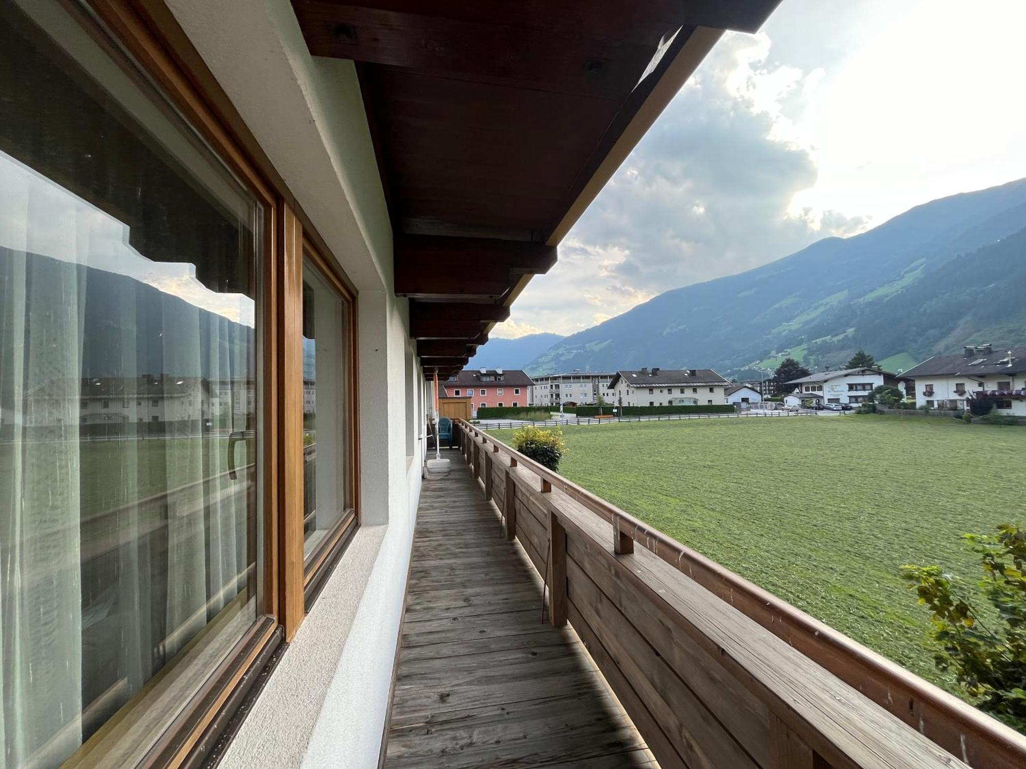 Zell Views Apartments เซลล์ อัม ซิลลา ภายนอก รูปภาพ